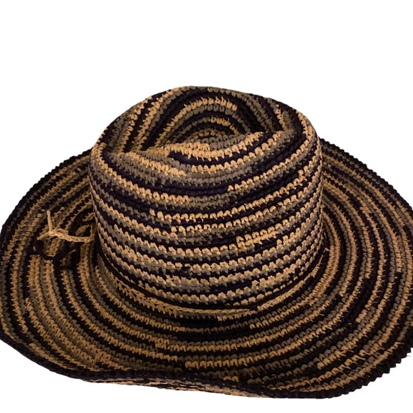 Mar y Sol Handmade Tan and Black Straw  Hat-OSFM made in Madagascar - Picture 3 of 5